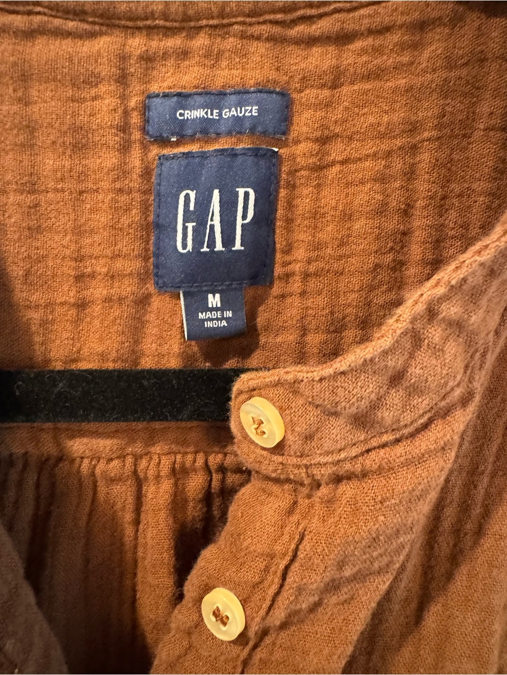 GAP Crinkle Gauze Button-Down Shirt - Picture 2 of 4